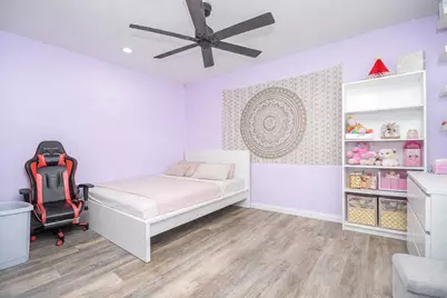 10410 Huntington Dale Drive, Houston, TX 77099 - Photo 15