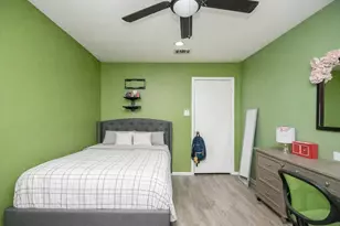 10410 Huntington Dale Dr, Houston, TX 77099 - Photo 17