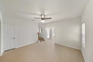 712 W Dallas St, Conroe, TX 77301 - Photo 5