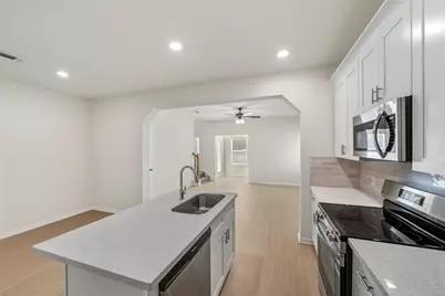 712 W Dallas Street, Conroe, TX 77301 - Photo 13