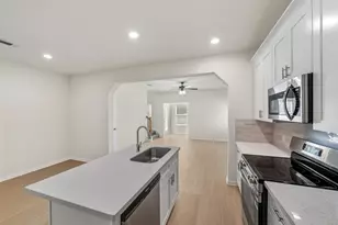 712 W Dallas St, Conroe, TX 77301 - Photo 13