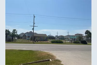 998 Ramada Boulevard, Crystal Beach, TX 77650 - Photo 13