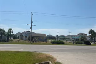 998 Ramada Blvd, Crystal Beach, TX 77650 - Photo 13