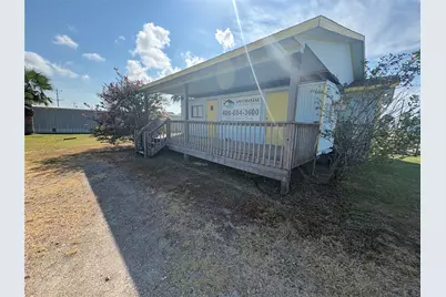 998 Ramada Boulevard, Crystal Beach, TX 77650 - Photo 3