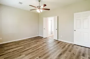 403 Cedar Lake Dr, League City, TX 77573 - Photo 11