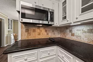 16431 Larkfield Dr, Houston, TX 77059 - Photo 11