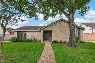 16431 Larkfield Dr, Houston, TX 77059 - Photo 1