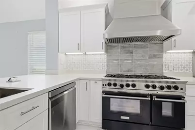 962 Oak Falls Drive, Conroe, TX 77378 - Photo 11