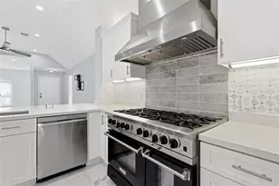 962 Oak Falls Dr, Conroe, TX 77378 - Photo 13