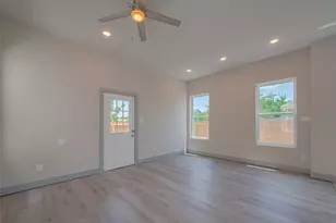 2414 Sam Wilson 002 St, Houston, TX 77020 - Photo 9