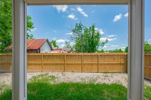 2414 Sam Wilson 002 St, Houston, TX 77020 - Photo 25