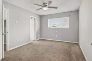 614 Meadowglen Dr, Baytown, TX 77521 - Photo 15