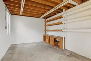 614 Meadowglen Dr, Baytown, TX 77521 - Photo 25