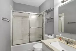 614 Meadowglen Dr, Baytown, TX 77521 - Photo 21