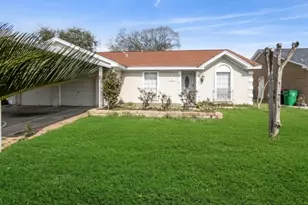 614 Meadowglen Dr, Baytown, TX 77521 - Photo 1