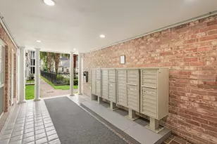 355 N Post Oak Ln, Houston, TX 77024 - Photo 23
