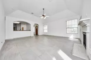 2027 Marchwood Manor Dr, Houston, TX 77090 - Photo 9