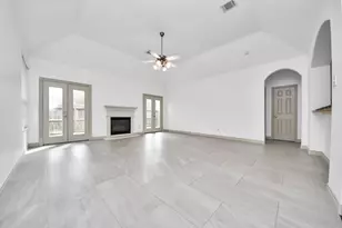 2027 Marchwood Manor Dr, Houston, TX 77090 - Photo 7