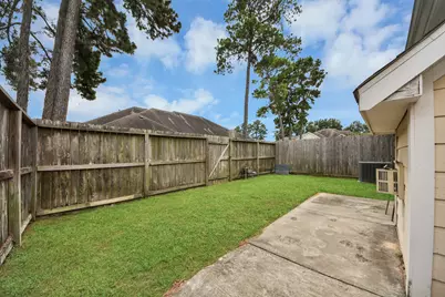 2027 Marchwood Manor Drive, Houston, TX 77090 - Photo 33