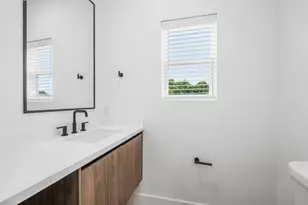 104 Tolima Dove St, Houston, TX 77018 - Photo 25