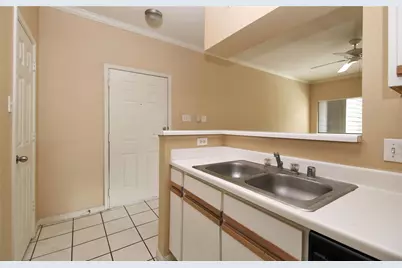 1330 Old Spanish Trail #7205, Houston, TX 77054 - Photo 9