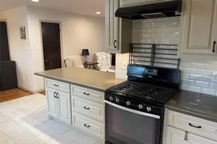 11303 Greenwillow St, Houston, TX 77035 - Photo 5