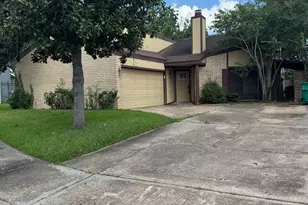 10822 Kirktown Dr, Houston, TX 77089 - Photo 1