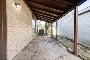 10822 Kirktown Dr, Houston, TX 77089 - Photo 19