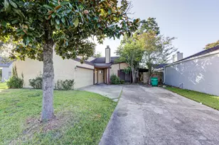 10822 Kirktown Dr, Houston, TX 77089 - Photo 1