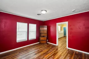 109 Maple St, Highlands, TX 77562 - Photo 17