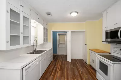 109 Maple Street, Highlands, TX 77562 - Photo 23