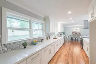 10058 Larston St, Houston, TX 77055 - Photo 11