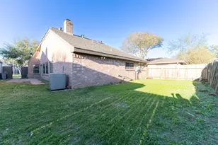 11803 Brook Meadows Ln, Meadows Place, TX 77477 - Photo 17
