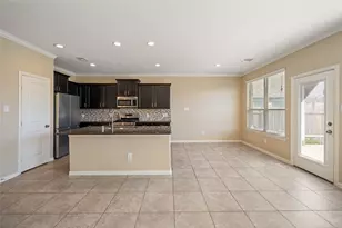 667 Oak Cir Dr E, Conroe, TX 77301 - Photo 11