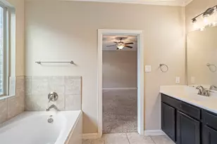 667 Oak Cir Dr E, Conroe, TX 77301 - Photo 21