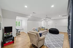 13907 Woodthorpe Ln, Houston, TX 77079 - Photo 21