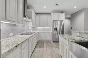 207 W 6th St, Kemah, TX 77565 - Photo 19