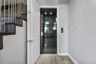 207 W 6th St, Kemah, TX 77565 - Photo 9