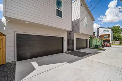 207 E 38th Street E #B, Houston, TX 77018 - Photo 1