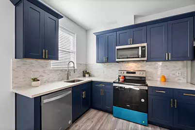 207 E 38th Street E #B, Houston, TX 77018 - Photo 5