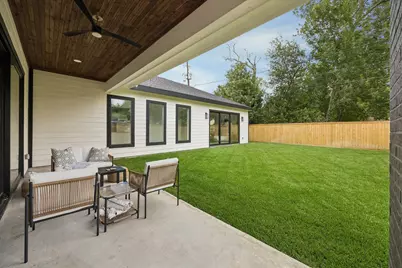 1302 Springrock Lane, Houston, TX 77055 - Photo 19