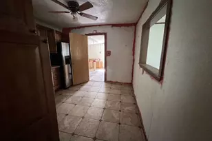 905 Euclid St, Cleburne, TX 76033 - Photo 9