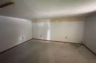 905 Euclid St, Cleburne, TX 76033 - Photo 5