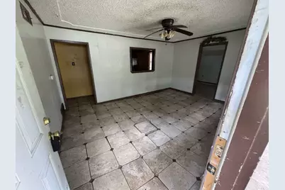 905 Euclid Street, Cleburne, TX 76033 - Photo 3