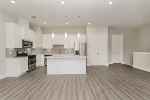8318 Curry Rd, Houston, TX 77093 - Photo 3