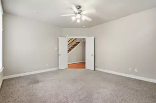39 Islewood Blvd E, The Woodlands, TX 77380 - Photo 5