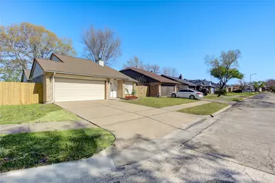 2036 Woodland Hills Drive, Missouri City, TX 77489 - Photo 17