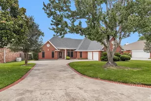 5246 Lakeshore Dr, Willis, TX 77318 - Photo 1