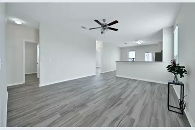 2619 Skyview Silver Drive, Houston, TX 77047 - Photo 5