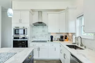 3903 Pirates Beach Blvd Ct, Galveston, TX 77554 - Photo 11
